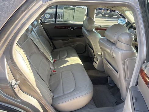 Used 2004 Cadillac De Ville image 23