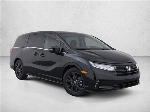 Used 2024 Honda Odyssey Sport image 3