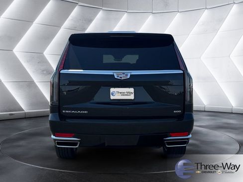 Used 2023 Cadillac Escalade ESV Premium Luxury AWD/4WD image 4