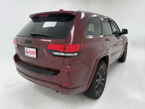 Used 2017 Jeep Grand Cherokee Altitude image 20