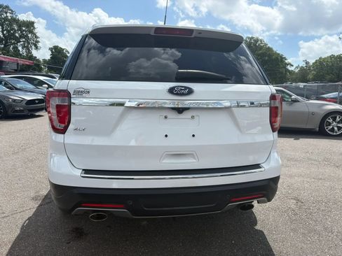 Used 2018 Ford Explorer XLT w/ Equipment Group 201A FWD image 6