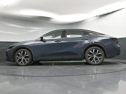 Certified 2025 Toyota Crown XLE image 30