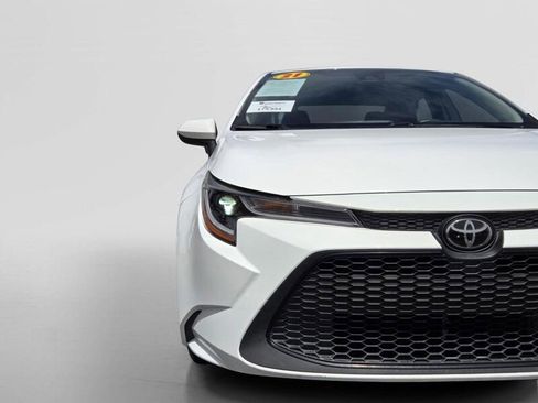 Used 2021 Toyota Corolla LE w/ Carpet Mat Package (TMS) FWD image 10