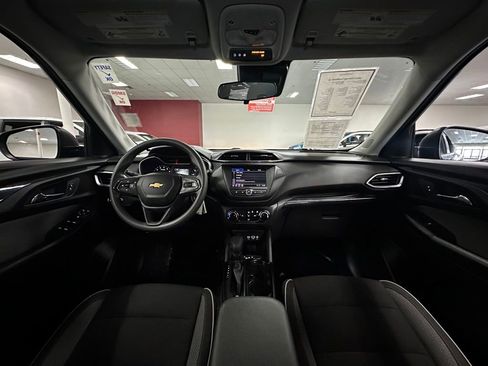 Used 2021 Chevrolet TrailBlazer LS image 24