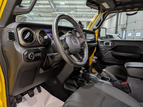 Used 2019 Jeep Wrangler Sport image 13