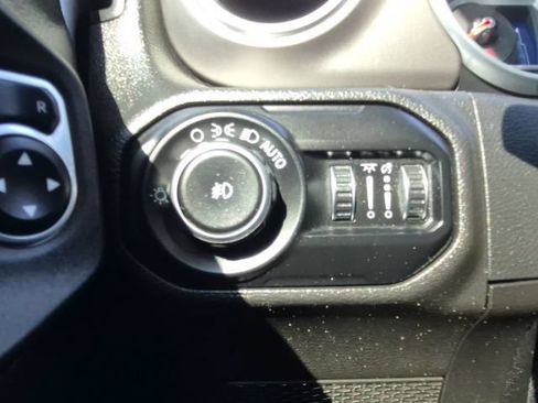 Used 2018 Jeep Wrangler Rubicon AWD/4WD image 20