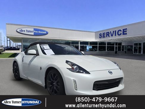 Used 2018 Nissan 370Z Roadster RWD image 1