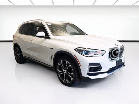 Used 2023 BMW X5 xDrive45e w/ Executive Package AWD/4WD image 3
