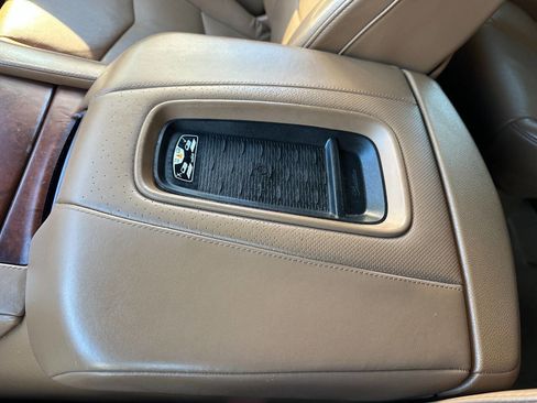 Used 2017 Cadillac Escalade ESV Platinum image 63