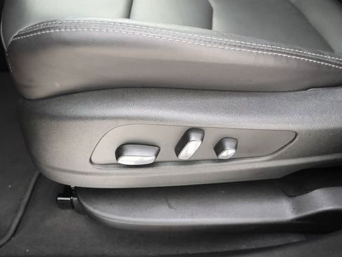 Used 2025 Cadillac XT5 Premium Luxury image 9