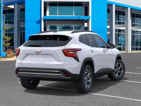 New 2026 Chevrolet Trax LT w/ Driver Confidence Package FWD image 28