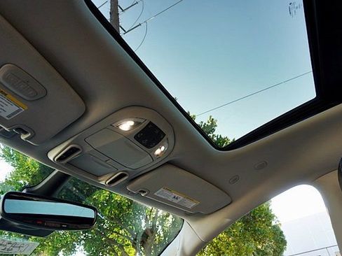 New 2023 Chrysler Pacifica Limited image 31