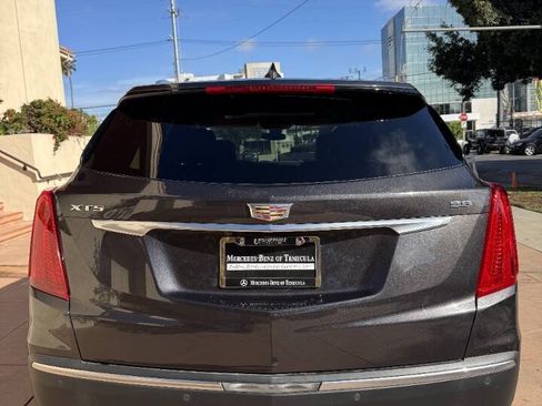 Used 2017 Cadillac XT5 Luxury w/ Driver Awareness Package FWD image 8