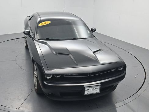 Used 2016 Dodge Challenger R/T RWD image 37