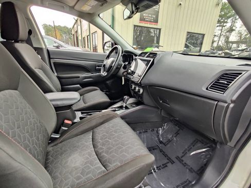 Used 2021 Mitsubishi Outlander Sport LE image 8