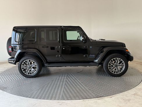 Used 2024 Jeep Wrangler High Altitude AWD/4WD image 8