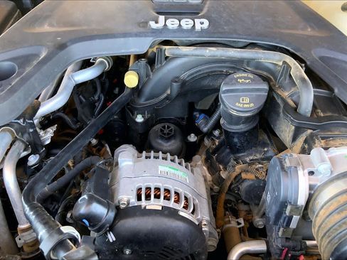 Used 2020 Jeep Wrangler Unlimited Sport S AWD/4WD image 33