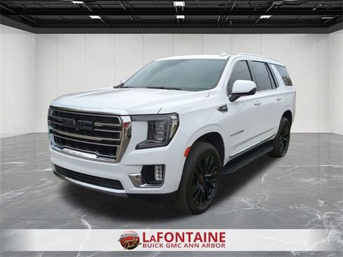 Used 2021 GMC Yukon SLT w/ SLT Premium Package image 4
