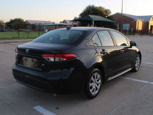 Used 2022 Toyota Corolla LE FWD image 9