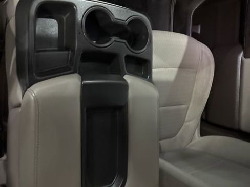 Used 2020 Chevrolet Silverado 1500 LT image 40