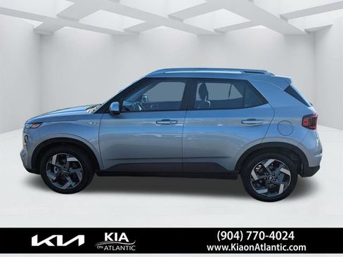 Used 2025 Hyundai Venue SEL FWD image 6