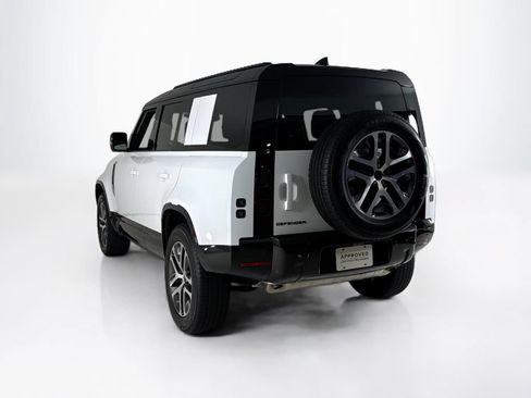 Used 2026 Land Rover Defender 110 X-Dynamic SE AWD/4WD image 3