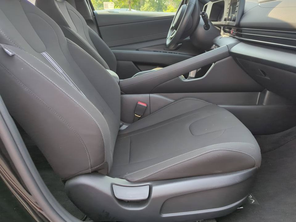 Certified 2025 Hyundai Elantra Sport FWD image 37