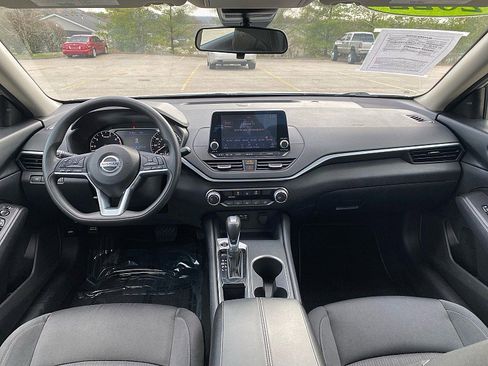 Used 2022 Nissan Altima 2.5 SV image 21
