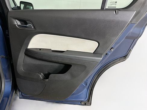 Used 2017 Chevrolet Equinox LT w/ Convenience Package image 29