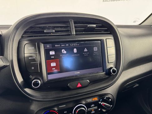 Used 2024 Kia Soul LX w/ Option Group 015 image 16