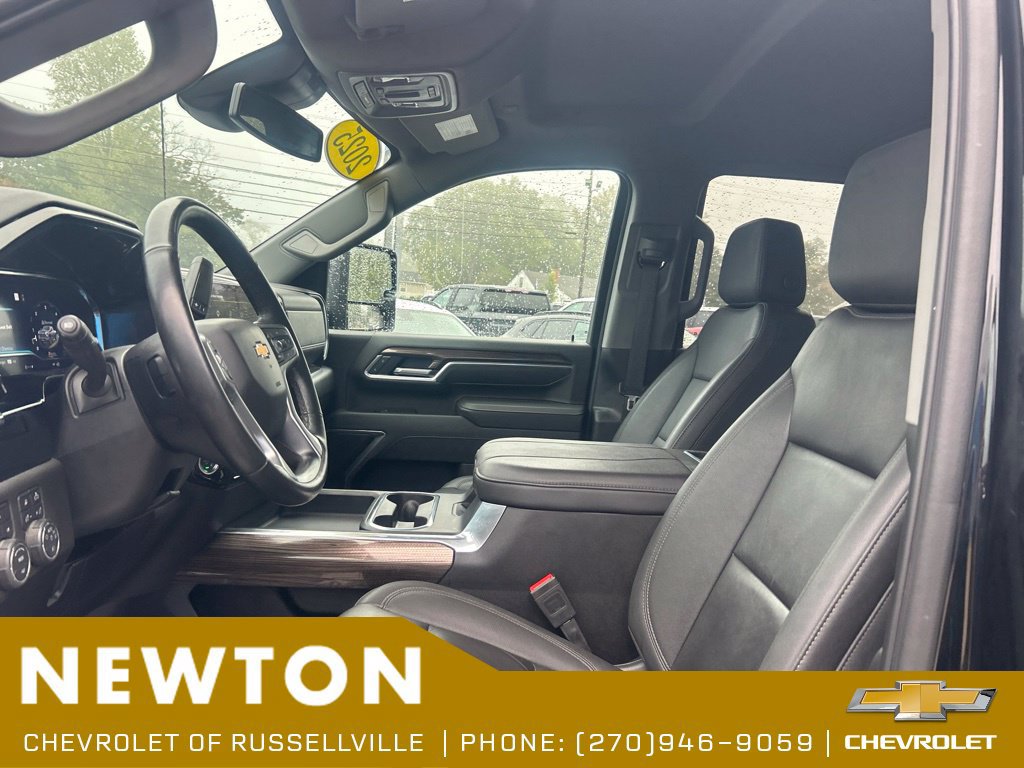 Used 2025 Chevrolet Silverado 2500 LT w/ Safety Package AWD/4WD image 4
