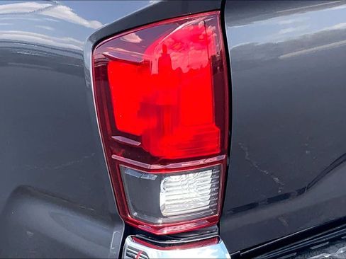Used 2019 Toyota Tacoma SR5 RWD image 29