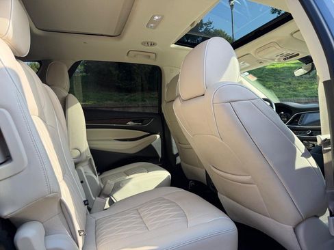 Used 2023 Buick Enclave Avenir w/ Avenir Technology Package AWD/4WD image 10