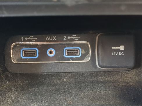 Used 2019 Jeep Grand Cherokee Laredo image 22