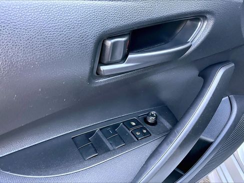 Used 2023 Toyota Corolla LE FWD image 31