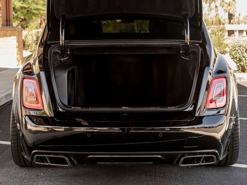 Used 2023 Rolls-Royce Phantom Sedan w/ The Phantom Package RWD image 32