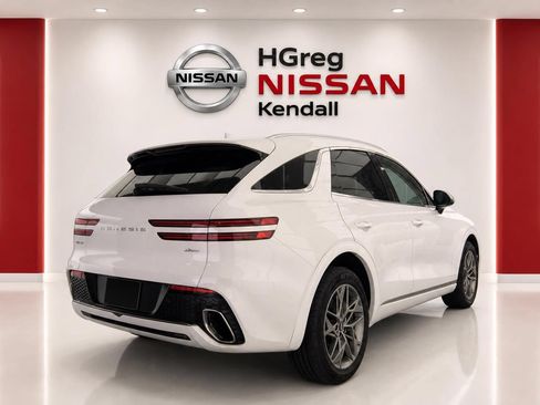 Used 2025 Genesis GV70 2.5T AWD/4WD image 4