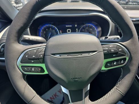 New 2027 Chrysler Pacifica Select AWD/4WD image 15