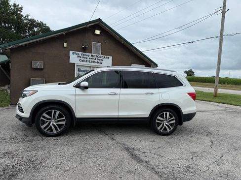 Used 2017 Honda Pilot Elite image 1