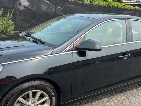 Used 2018 Hyundai Sonata SE FWD image 2