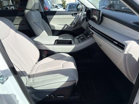 Used 2025 Hyundai Palisade Calligraphy image 8