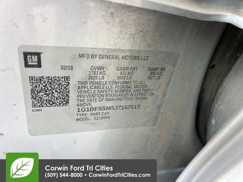 Used 2018 Chevrolet Cruze Premier w/ Enhanced Convenience Package FWD image 9