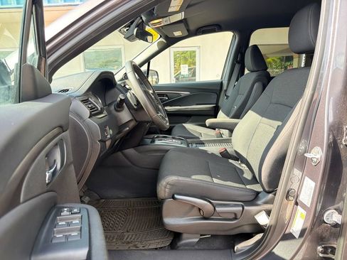 Used 2021 Honda Passport Sport image 10