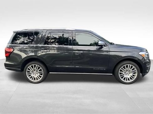 Used 2022 Ford Expedition Platinum AWD/4WD image 4