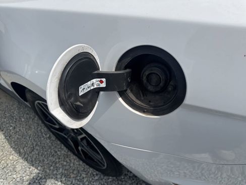 Used 2019 Ford Mustang Premium image 11