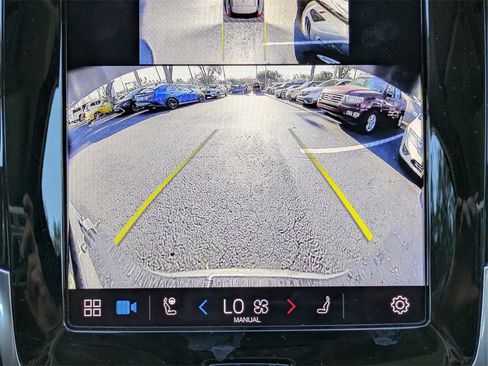 Used 2025 Volvo XC90 B6 Plus image 31