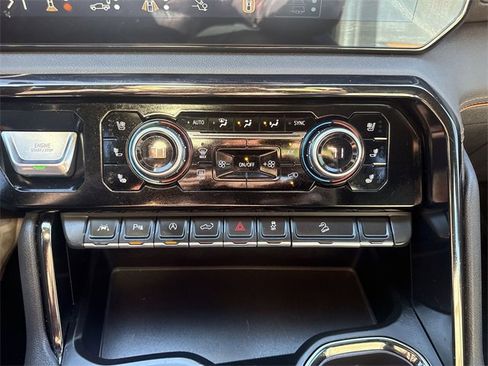 Used 2024 GMC Sierra 1500 AT4 w/ Technology Package image 18