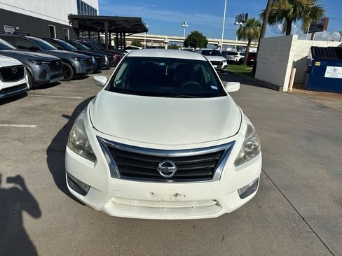 Used 2013 Nissan Altima 2.5 S FWD image 2