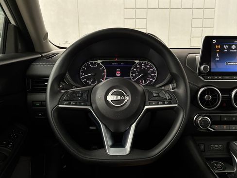 Used 2025 Nissan Sentra SV FWD image 30