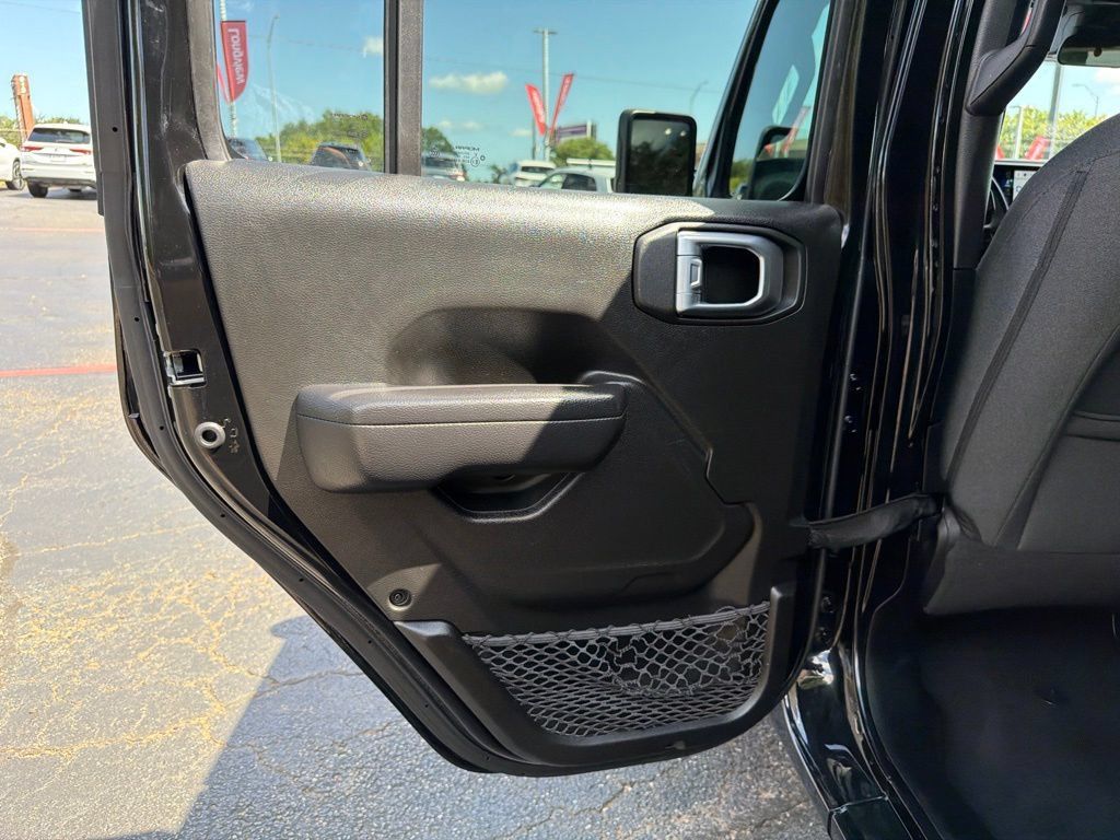 Used 2024 Jeep Wrangler Unlimited Sport AWD/4WD image 28